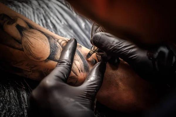 How Skilled Artists Approach Challenging Tattoo Concepts